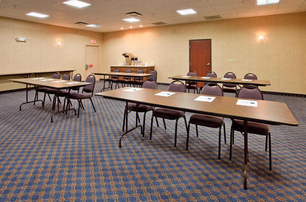 Holiday Inn Express Hotel & Suites Maryville By Ihg Экстерьер фото