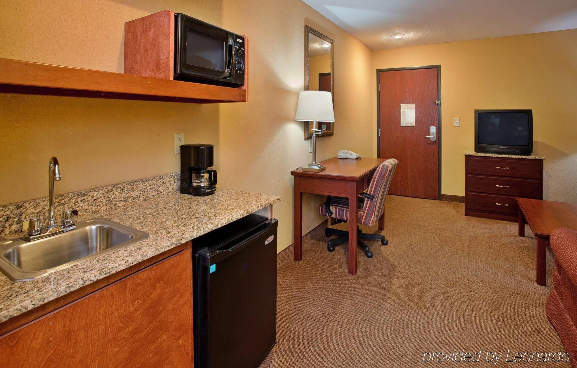 Holiday Inn Express Hotel & Suites Maryville By Ihg Номер фото